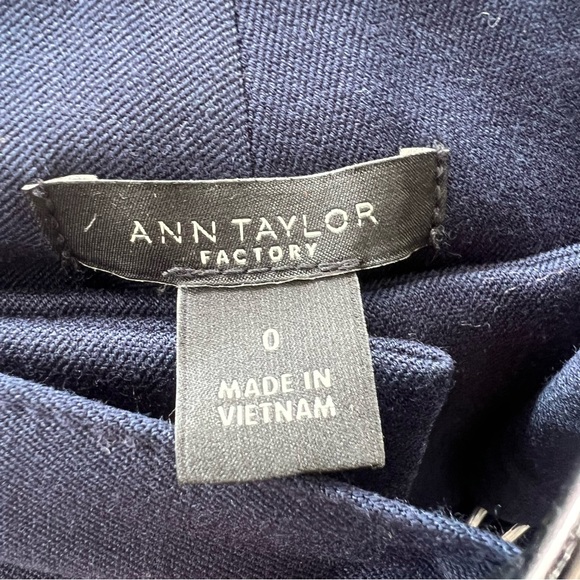 Ann Taylor navy blue wide leg pants - Picture 8 of 11